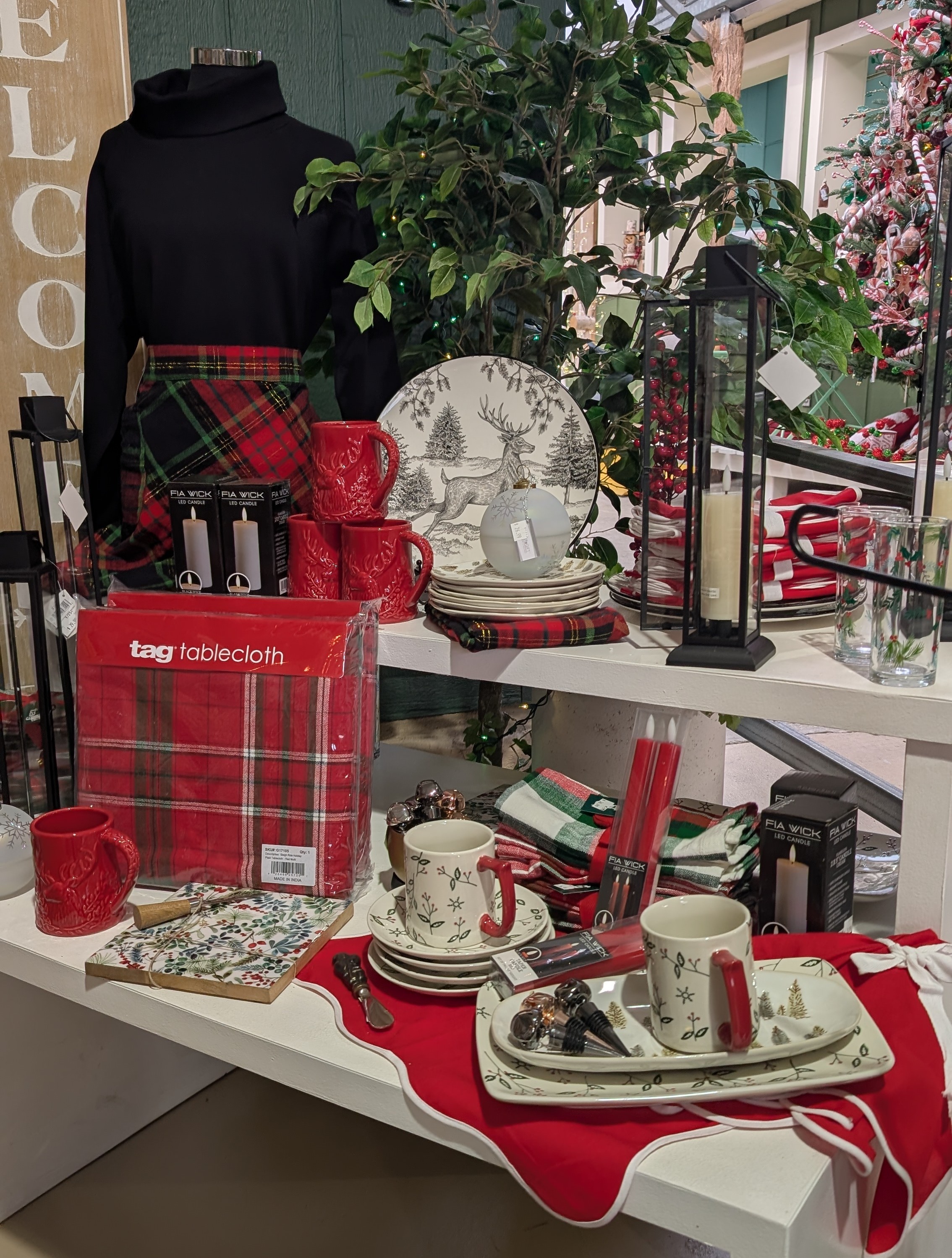Display of holiday themed kitchen items.